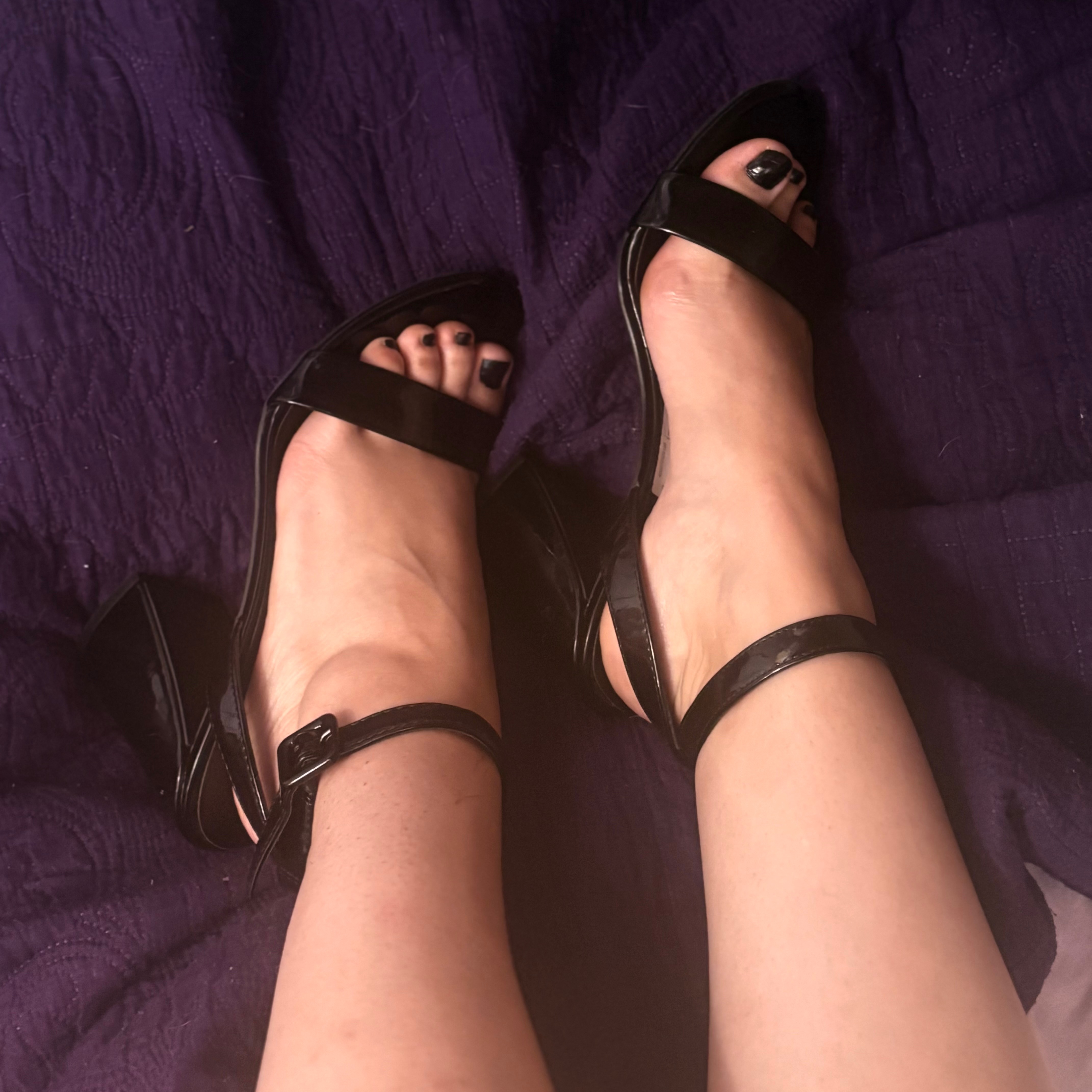 Feetby_Daphne