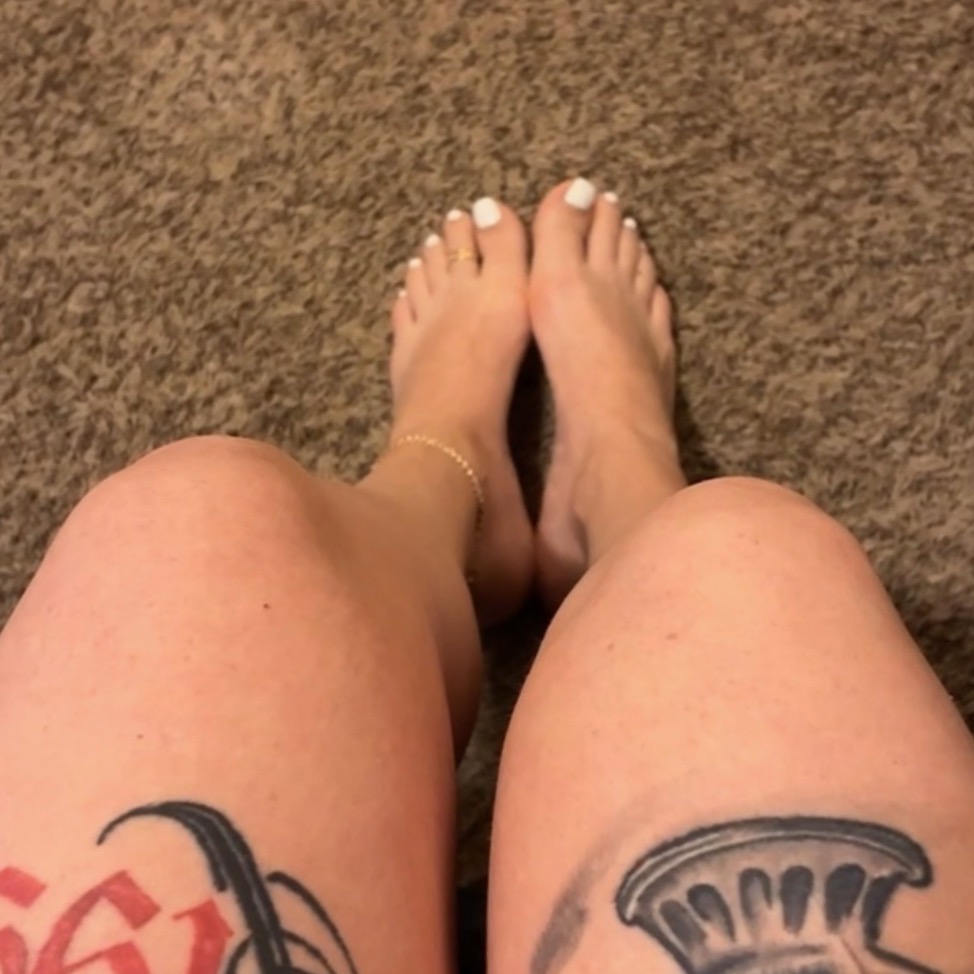 Prettytoes4thehoes
