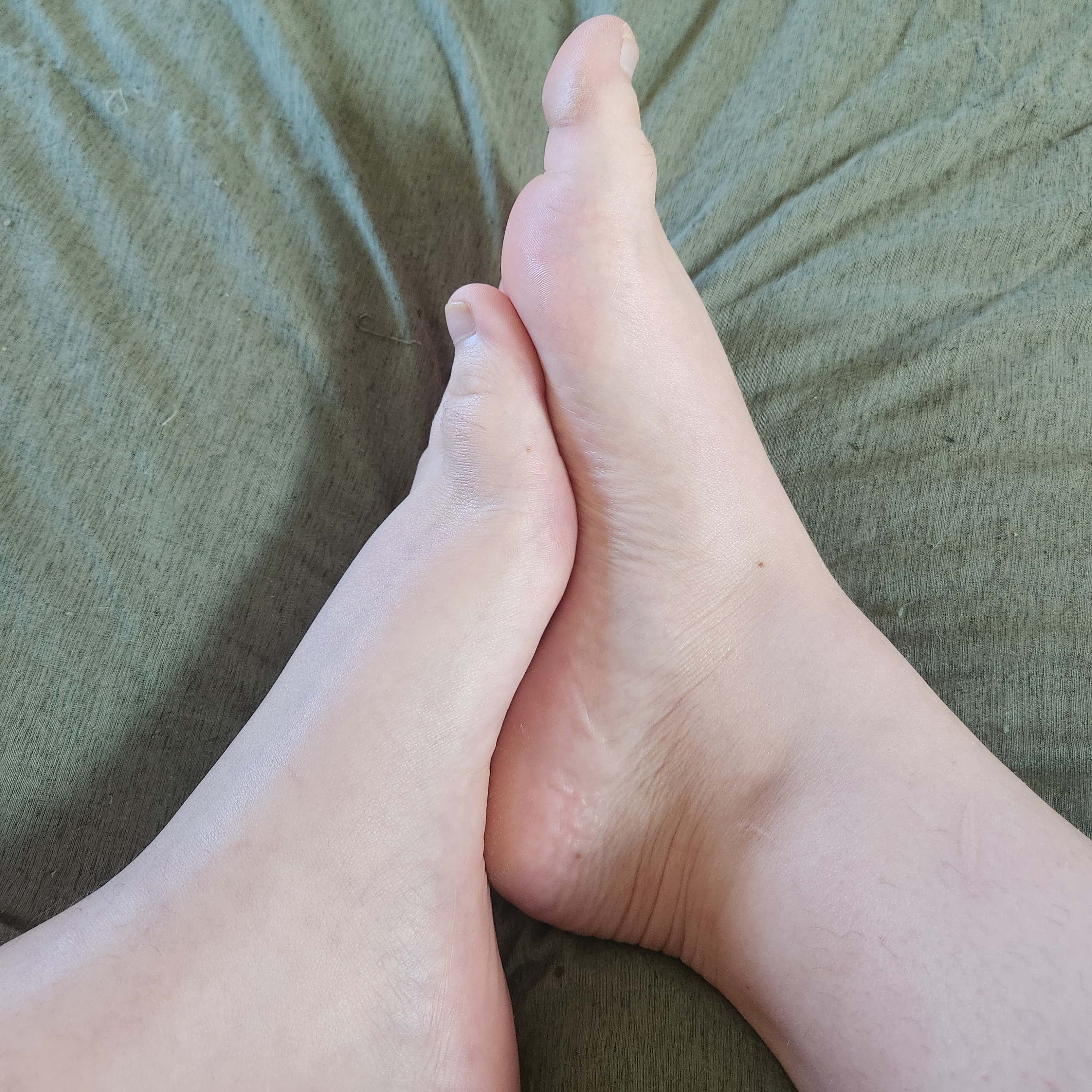 Sam_footsies