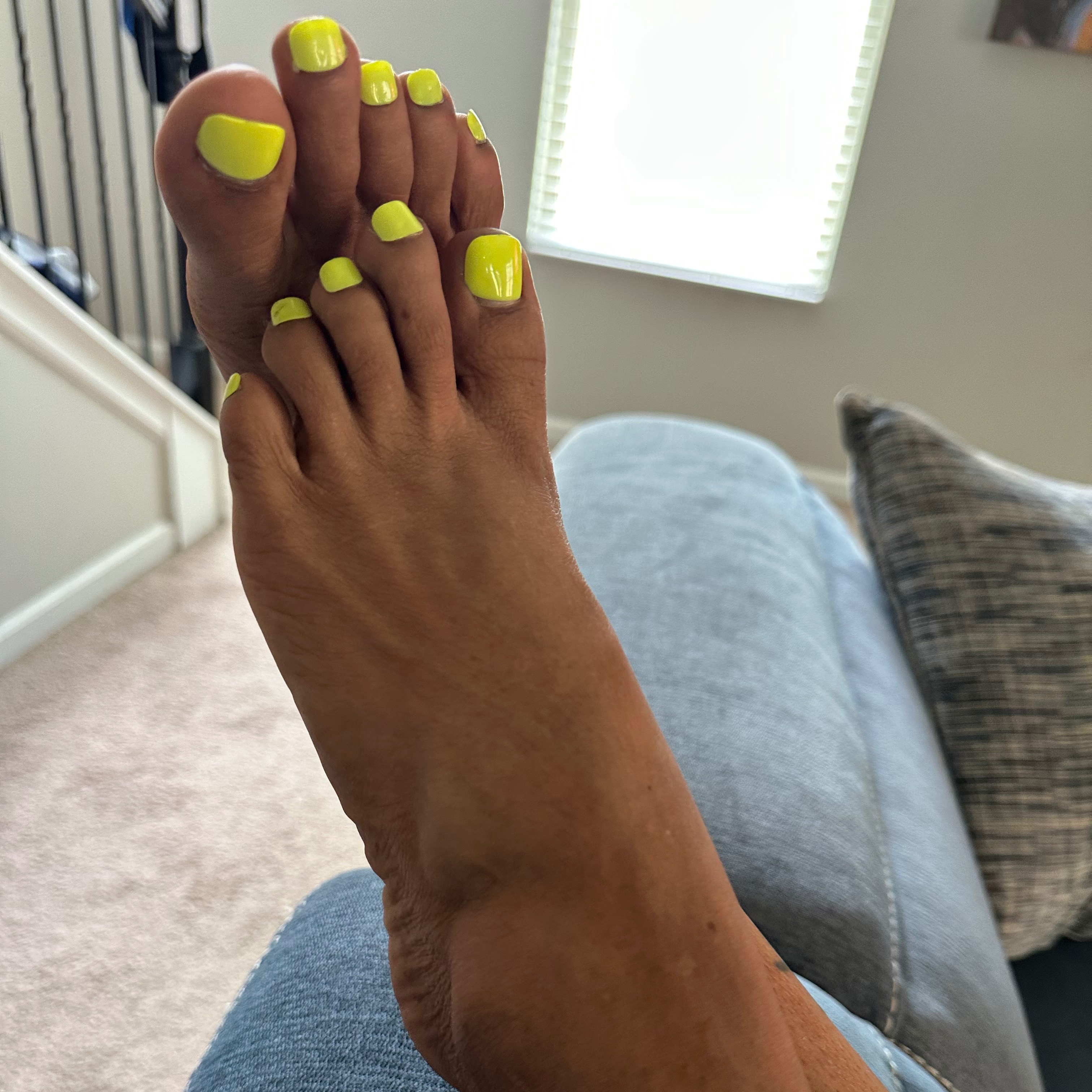 SweetsirachaFeet