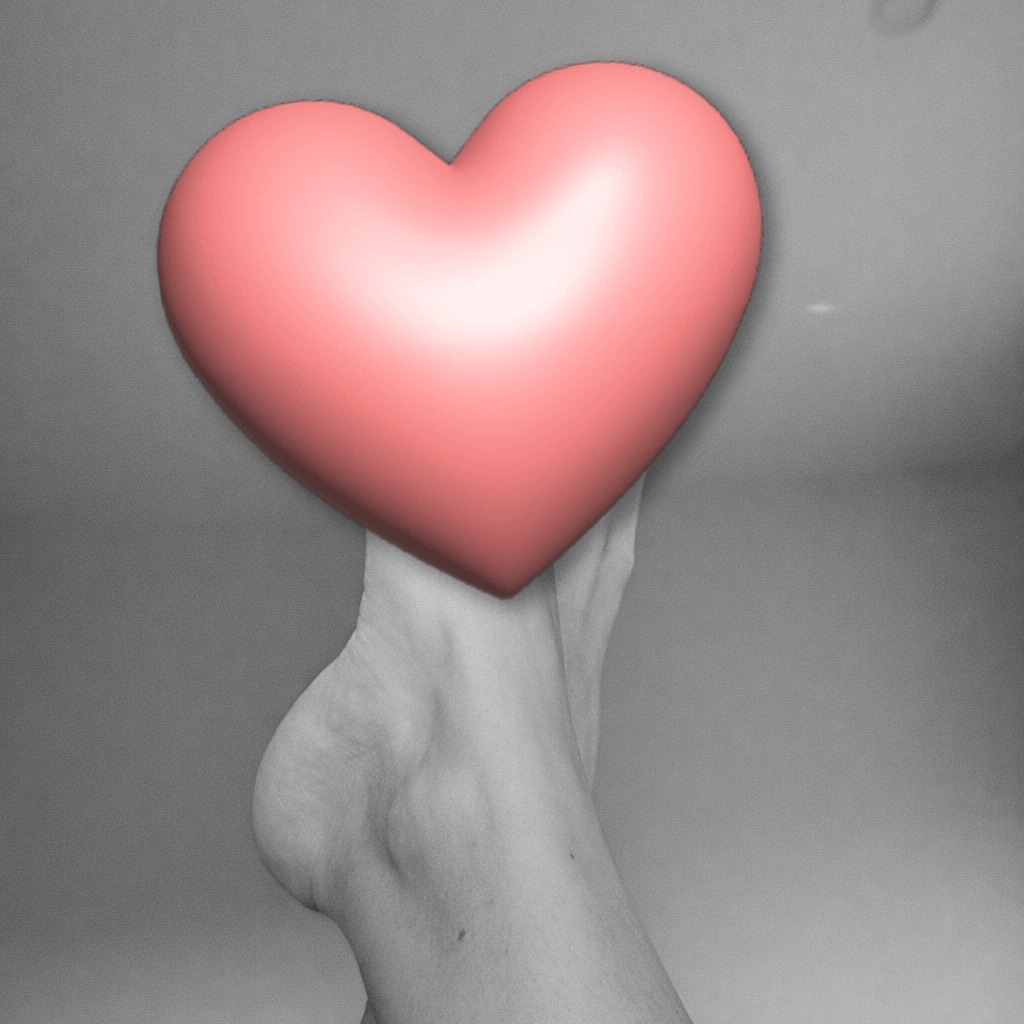 KISSMYTOES