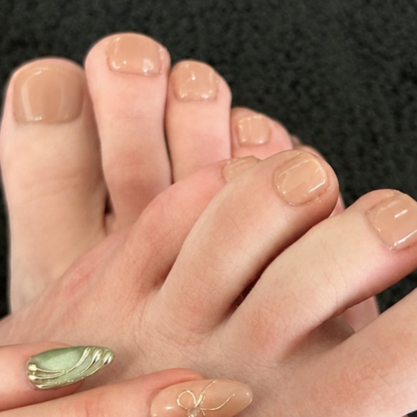 brokentoegirl