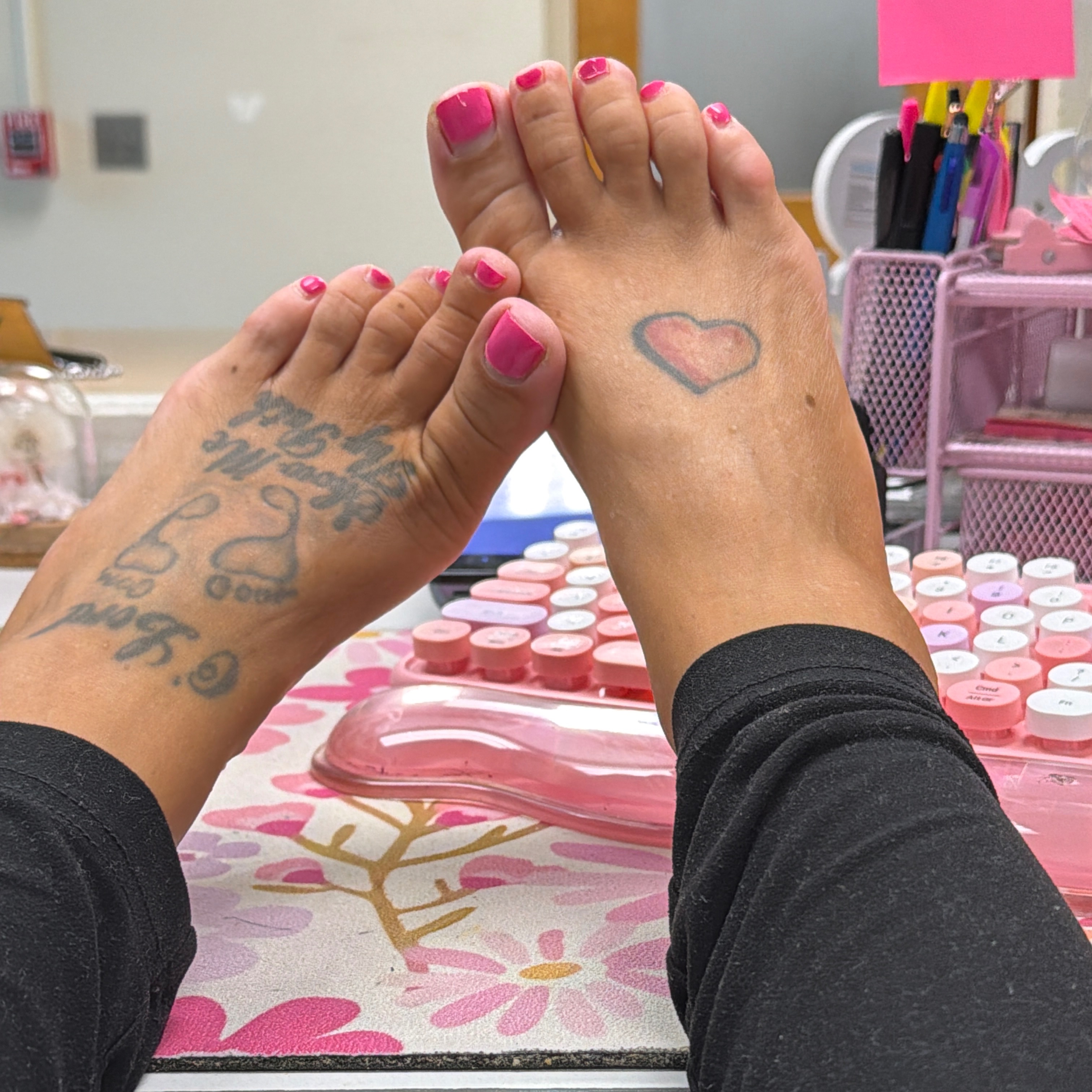 Shelovespink2
